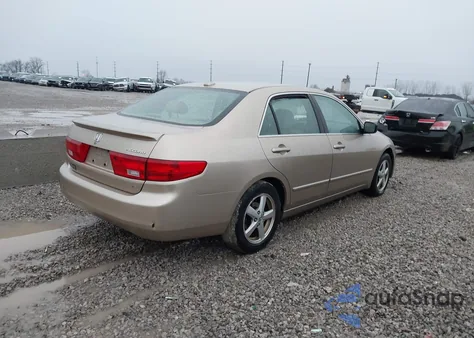 2005 Honda Accord 2.4 Ex z USA, uszkodzony, nr VIN 1HGCM56845A004373